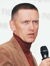 Де­нис Сурков