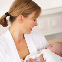 Отсроченное пережатие пуповины благоприятно влияет на здоровье новорожденных