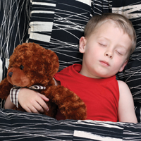 Как сон 5-летнего малыша влияет на его массу тела в 15-летнем возрасте?
