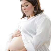 Исследователи объяснили, почему не стоит есть за двоих в период беременности