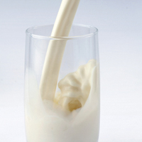 Употребление необработанного молока снижает риск развития бронхиальной астмы
